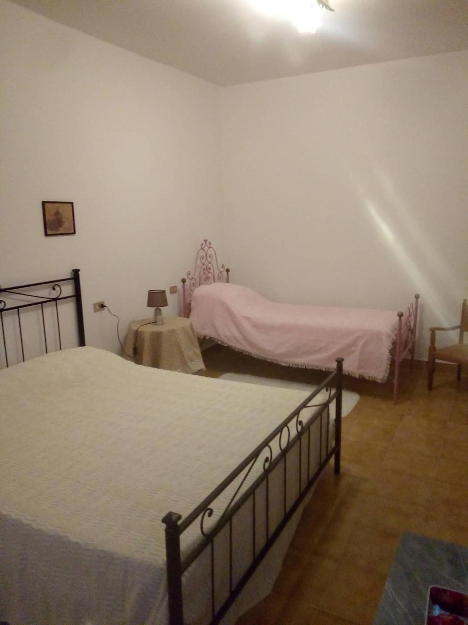 Casa Carducci Affittacamere Monteleto Exteriör bild