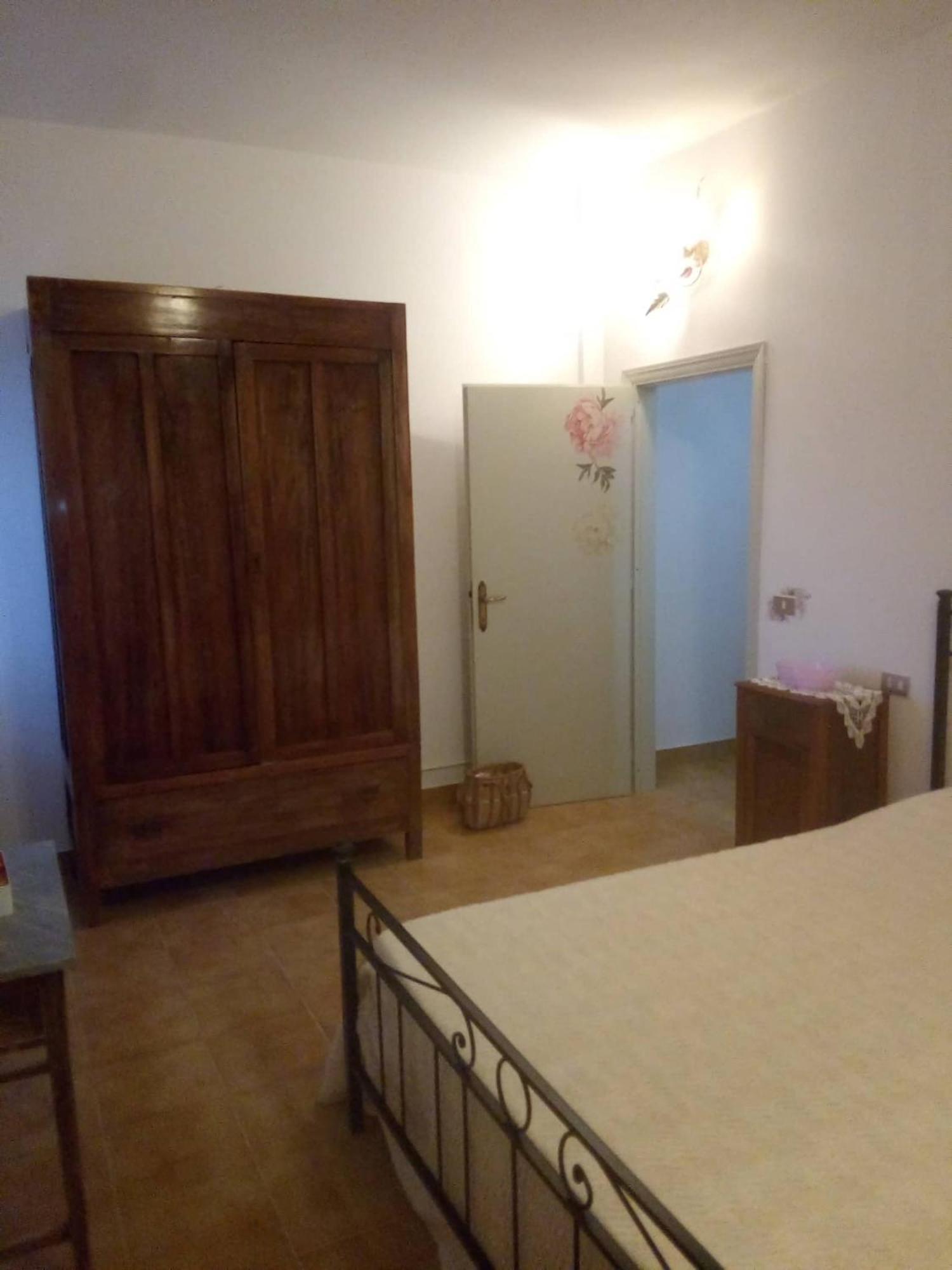 Casa Carducci Affittacamere Monteleto Exteriör bild